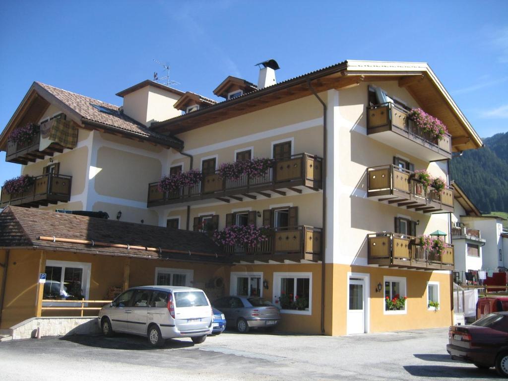Hotel El Geiger Поцца-ди-Фасса Экстерьер фото